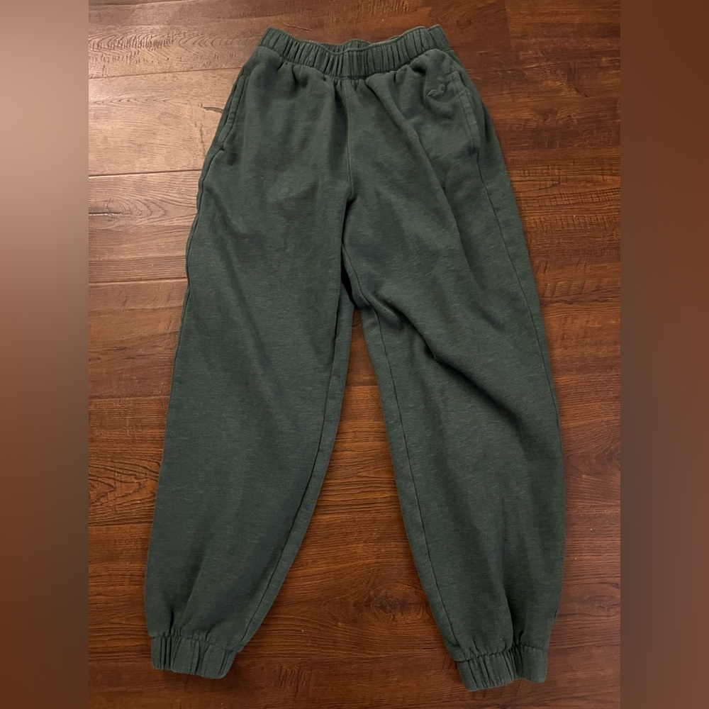 Hollister women’s Forest Green Sweatpants